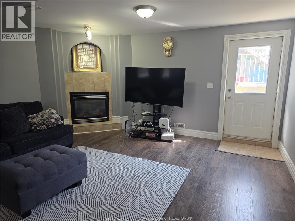 1509 MERIDIAN STREET - 16