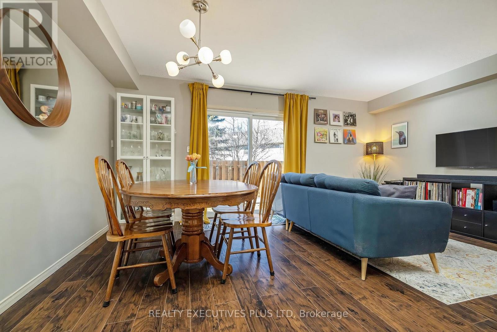 #70 30 IMPERIAL ROAD S - 8