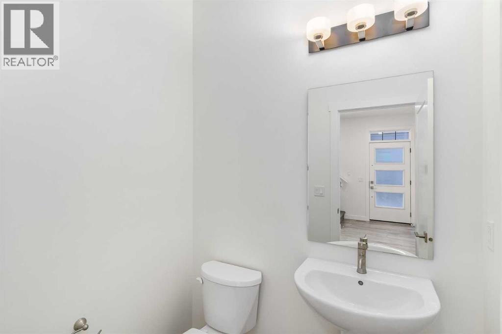 135 Legacy Glen Parade SE - 16