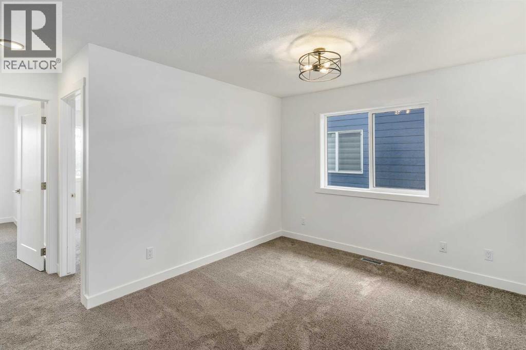 135 Legacy Glen Parade SE - 23