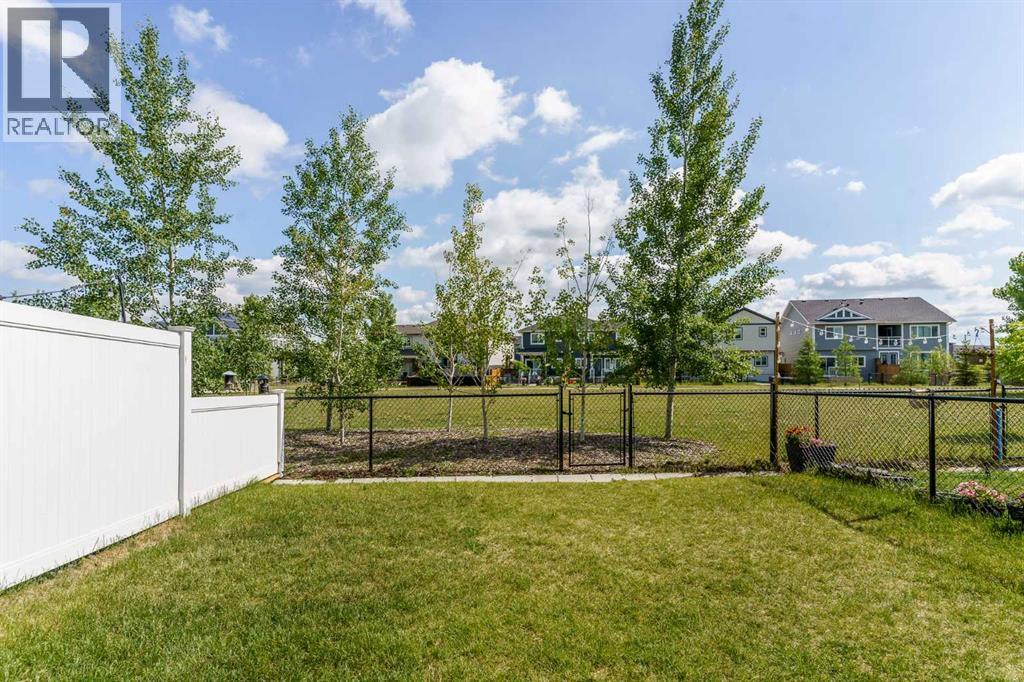 135 Legacy Glen Parade SE - 3