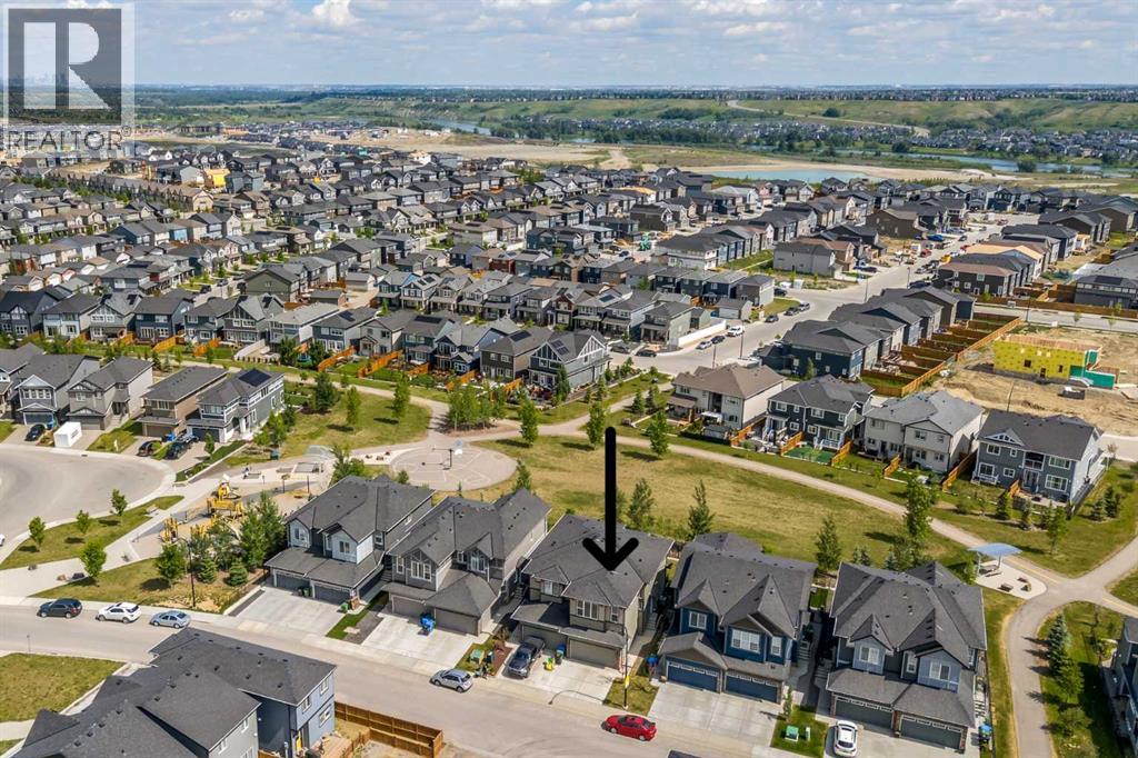 135 Legacy Glen Parade SE - 34