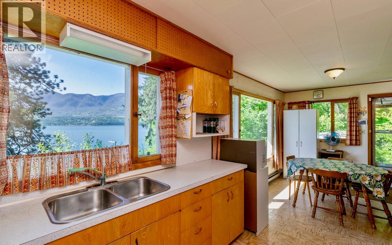 3035 Squilax-Anglemont Road - 31