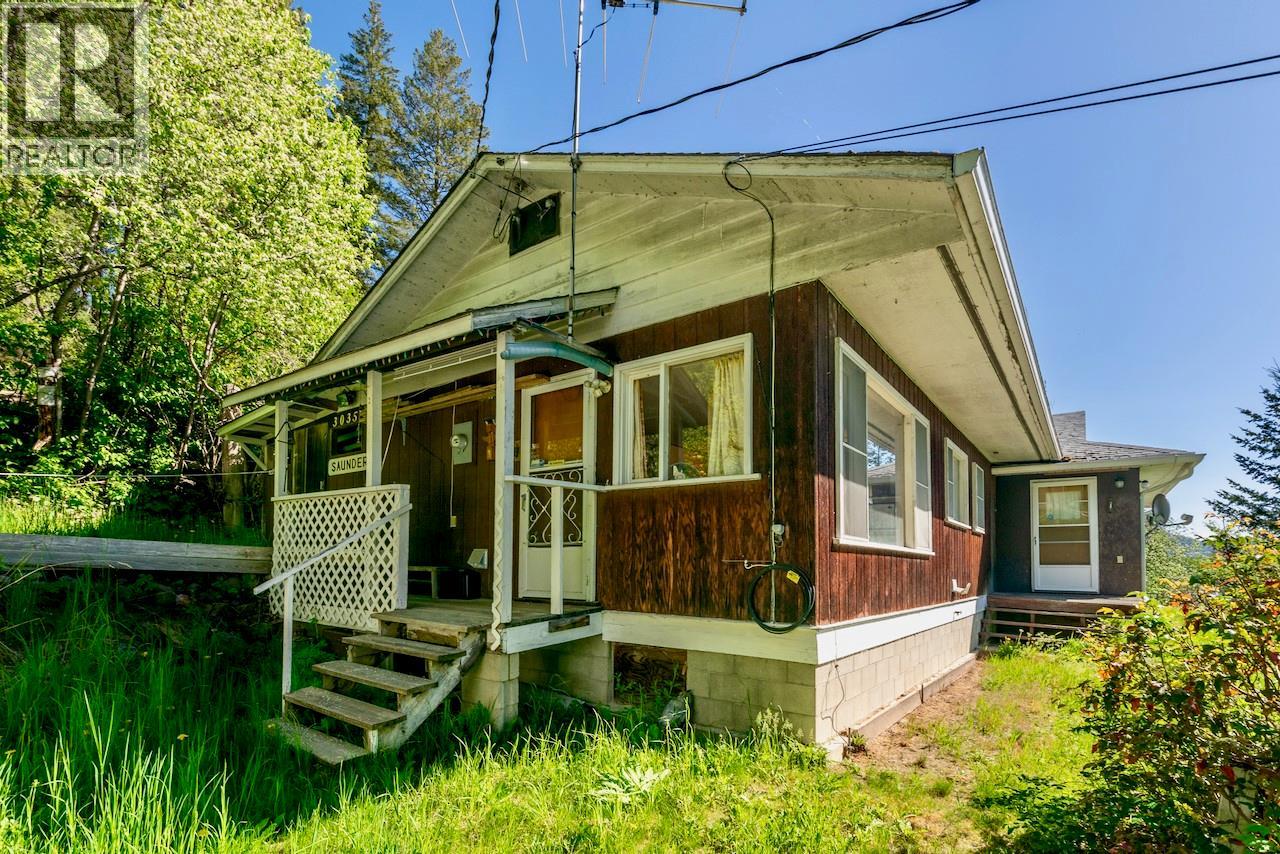 3035 Squilax-Anglemont Road - 12