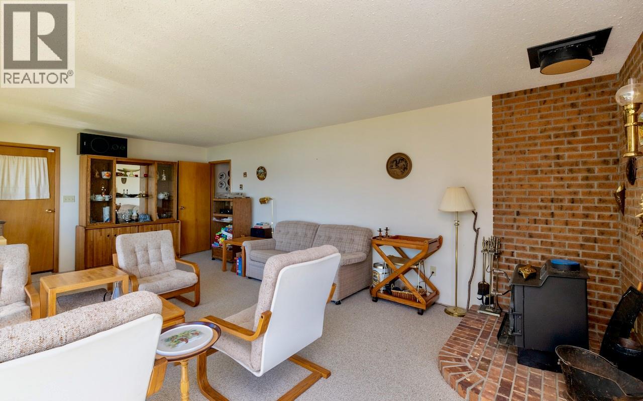 3035 Squilax-Anglemont Road - 24
