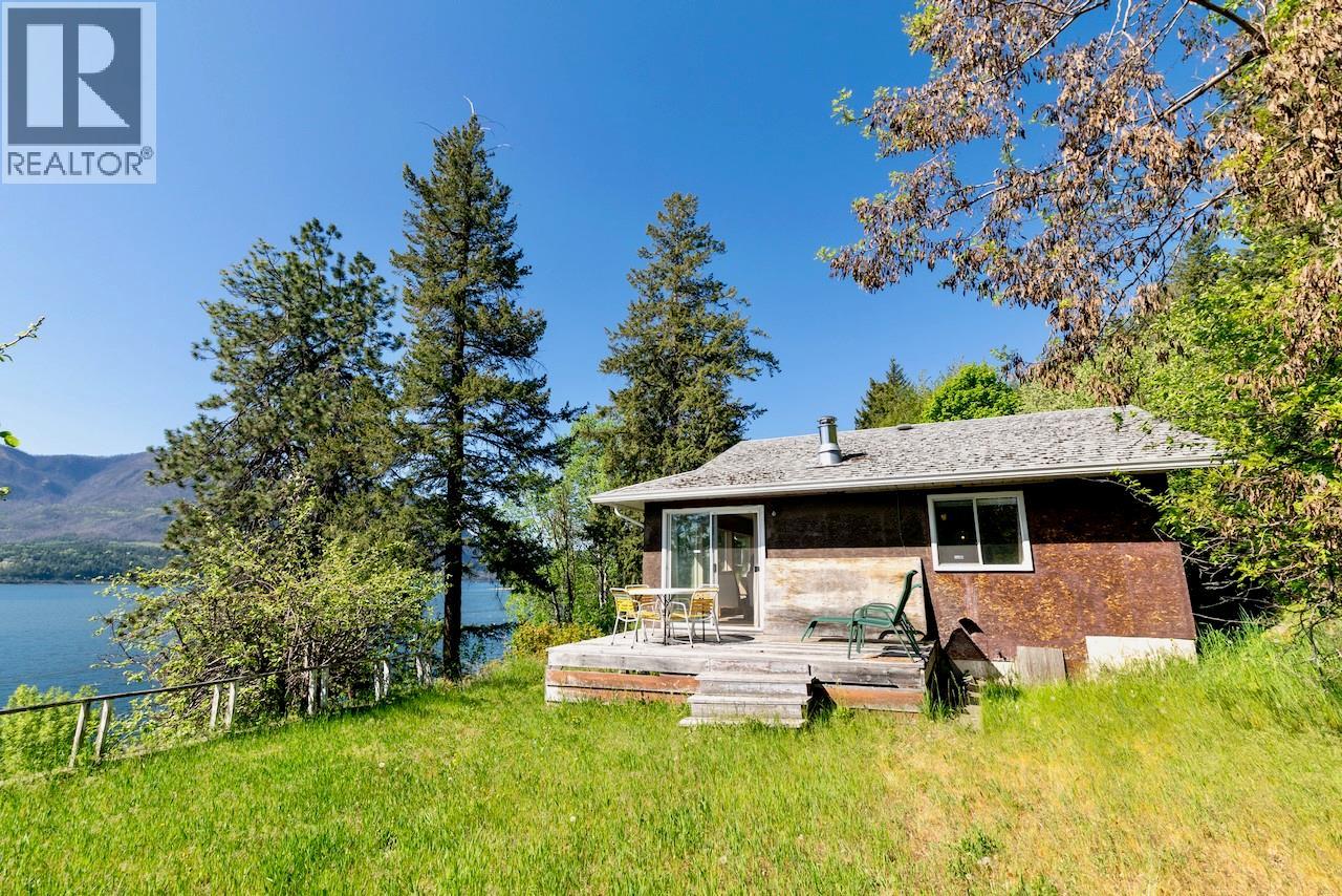 3035 Squilax-Anglemont Road - 16