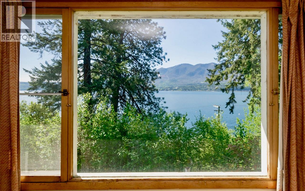 3035 Squilax-Anglemont Road - 34