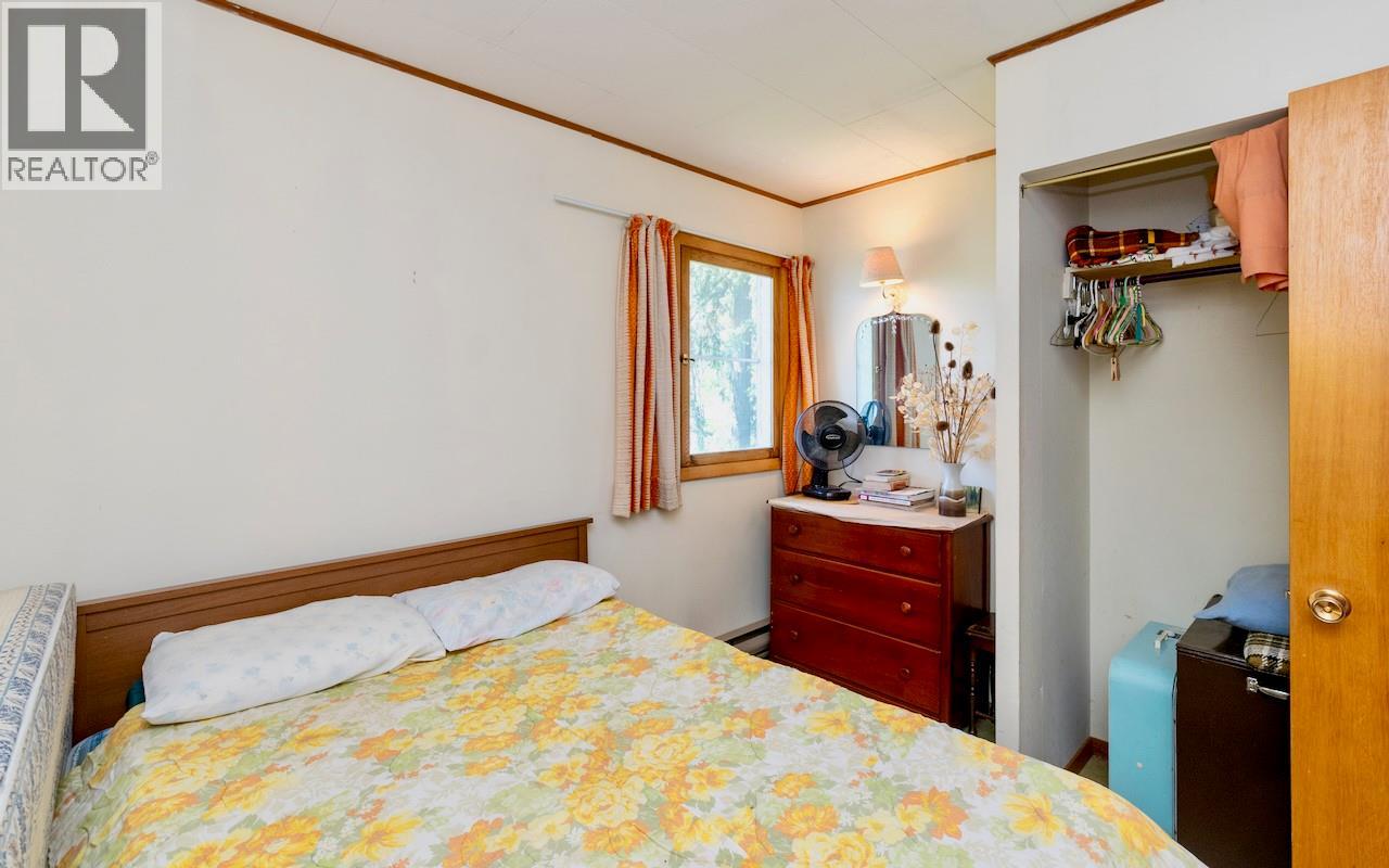 3035 Squilax-Anglemont Road - 29