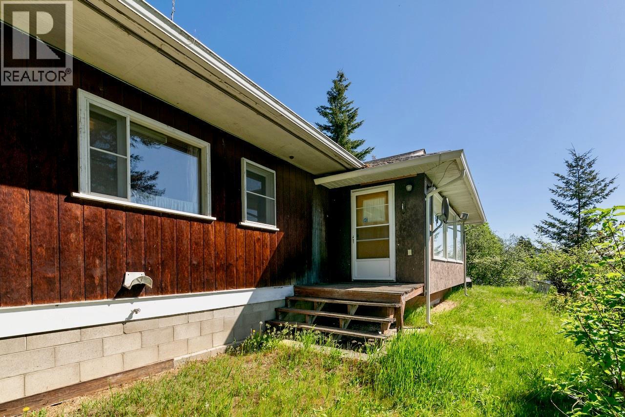 3035 Squilax-Anglemont Road - 13