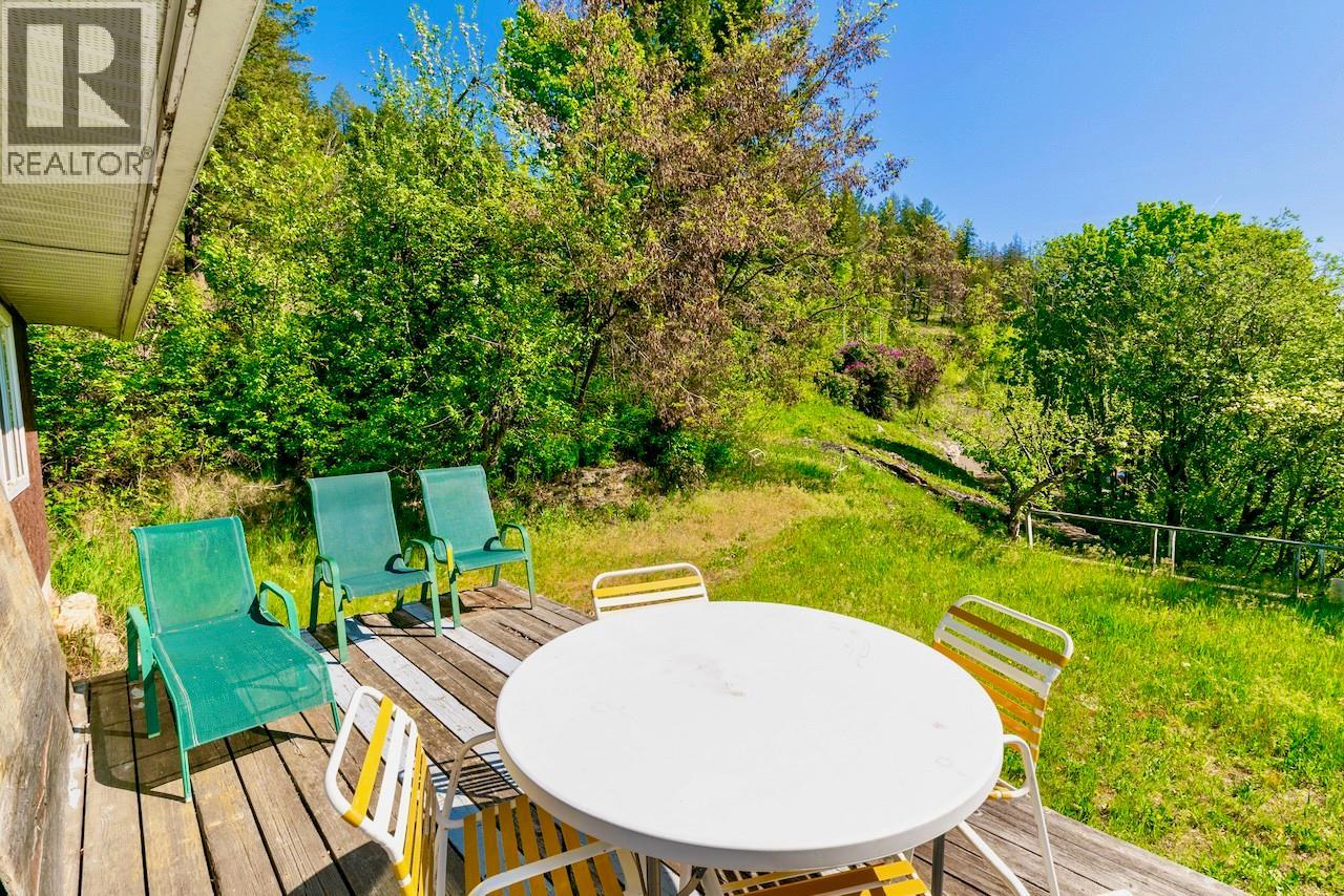 3035 Squilax-Anglemont Road - 21