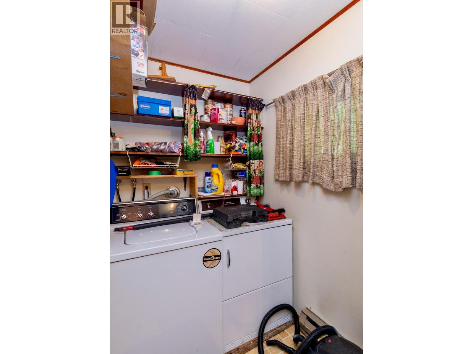 3035 Squilax-Anglemont Road - 36