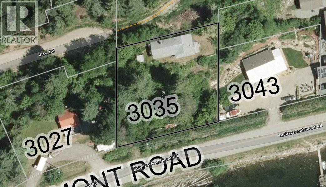 3035 Squilax-Anglemont Road - 51
