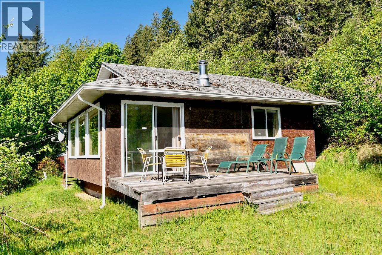 3035 Squilax-Anglemont Road - 20