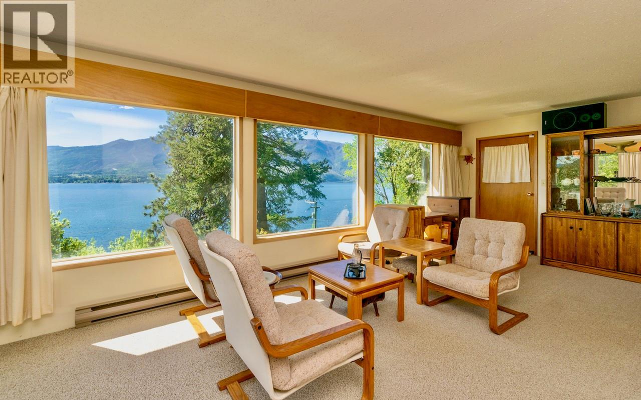 3035 Squilax-Anglemont Road - 23