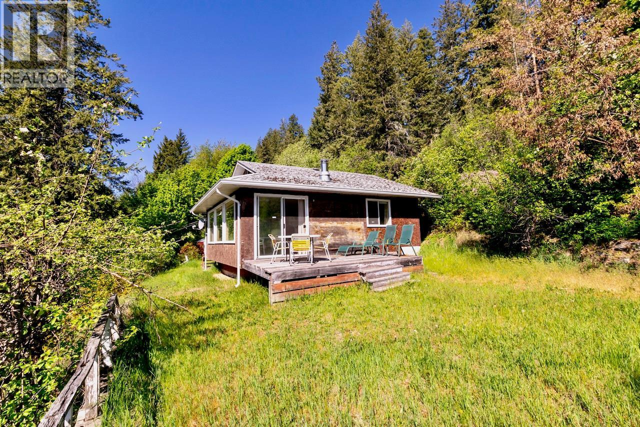 3035 Squilax-Anglemont Road - 19