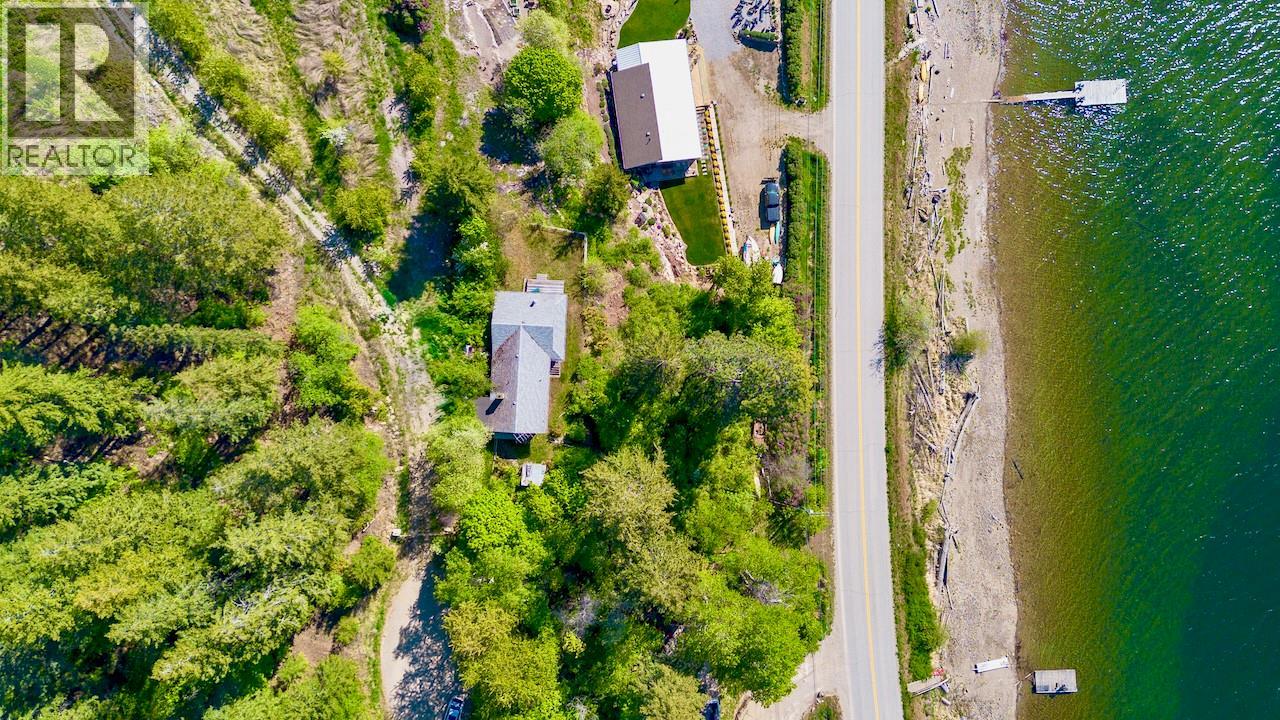 3035 Squilax-Anglemont Road - 43