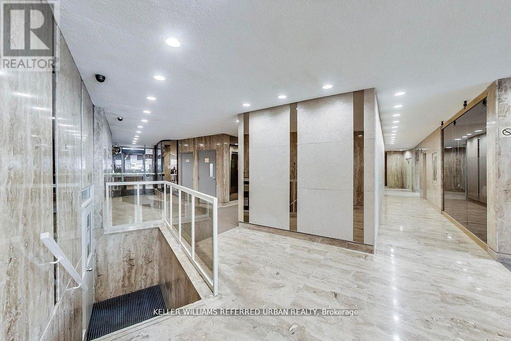 #1215 11 WINCOTT DRIVE - 38