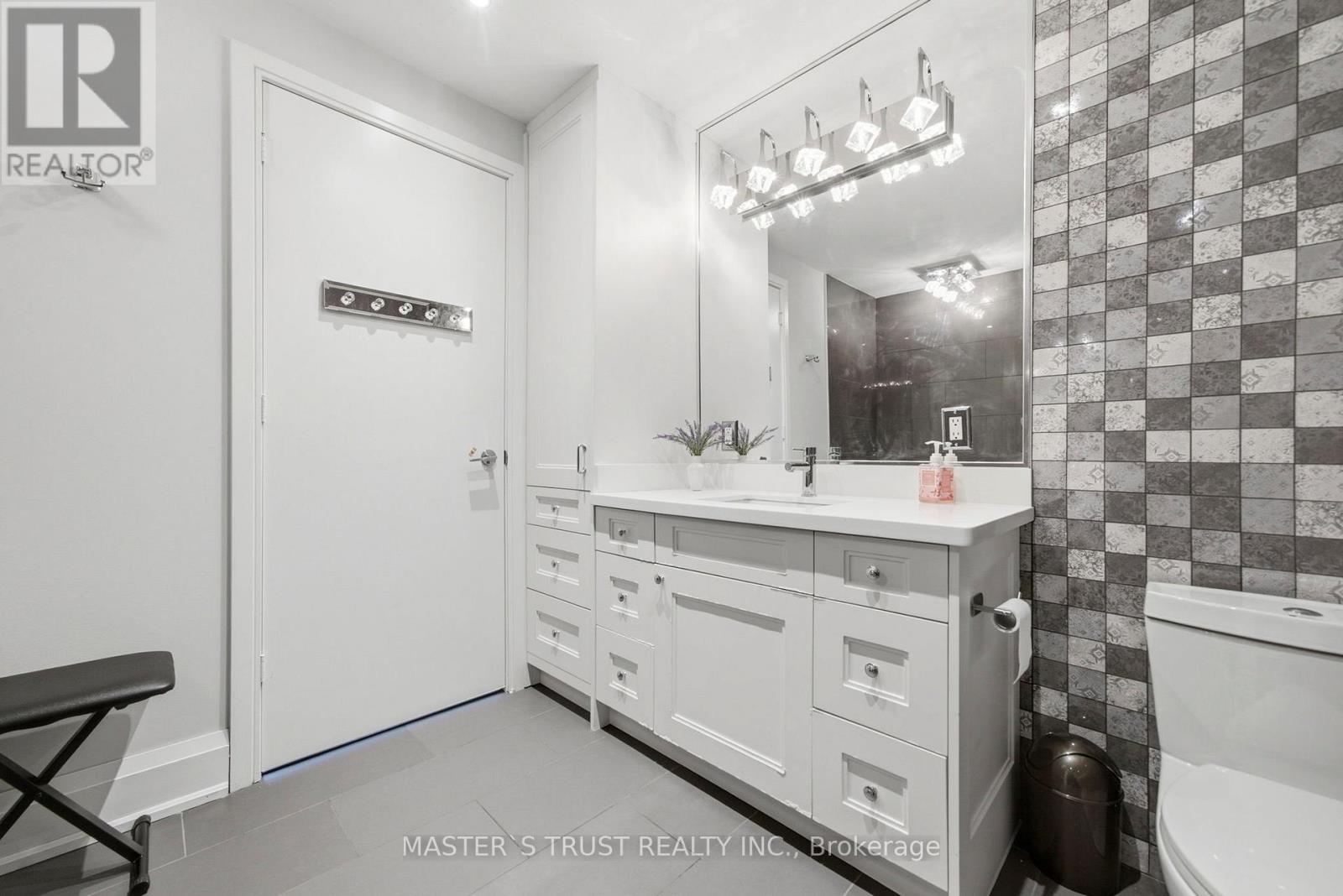 #2844 35 VIKING LANE - 23