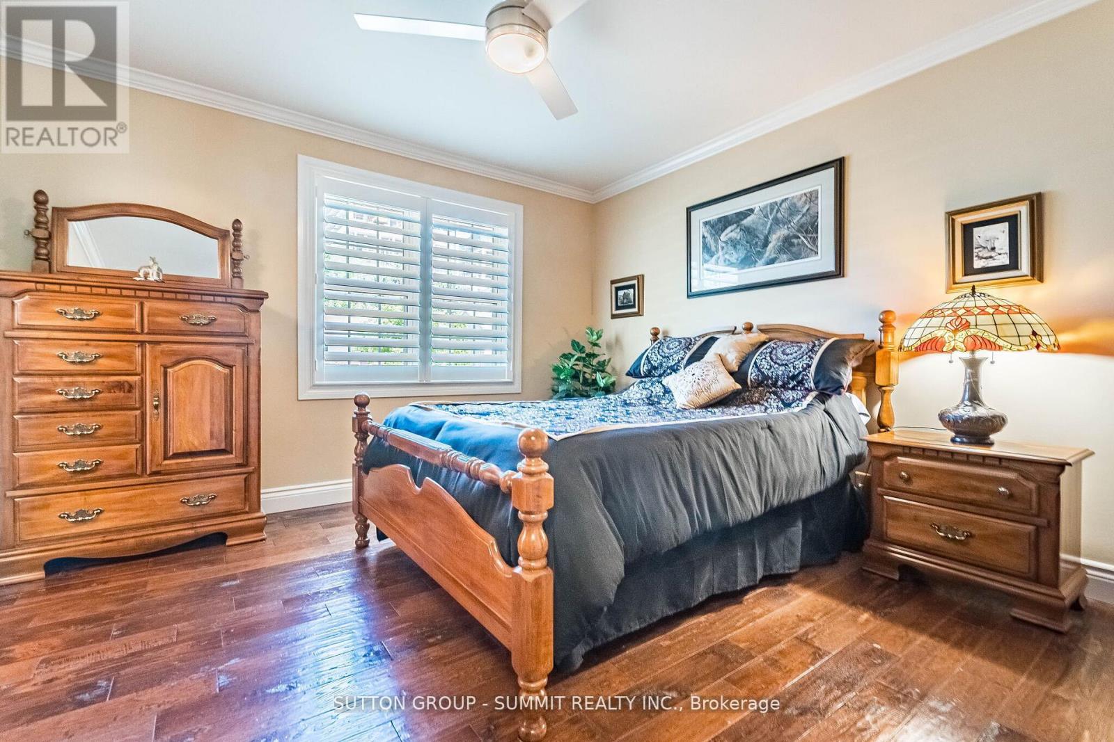 2084 EDINBURGH DRIVE - 19