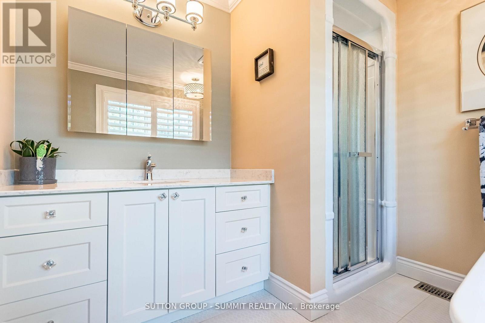2084 EDINBURGH DRIVE - 22