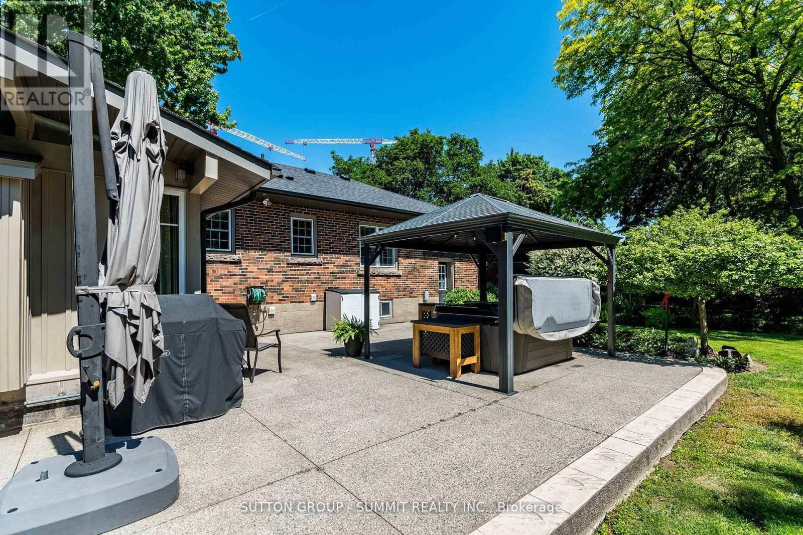 2084 EDINBURGH DRIVE - 42