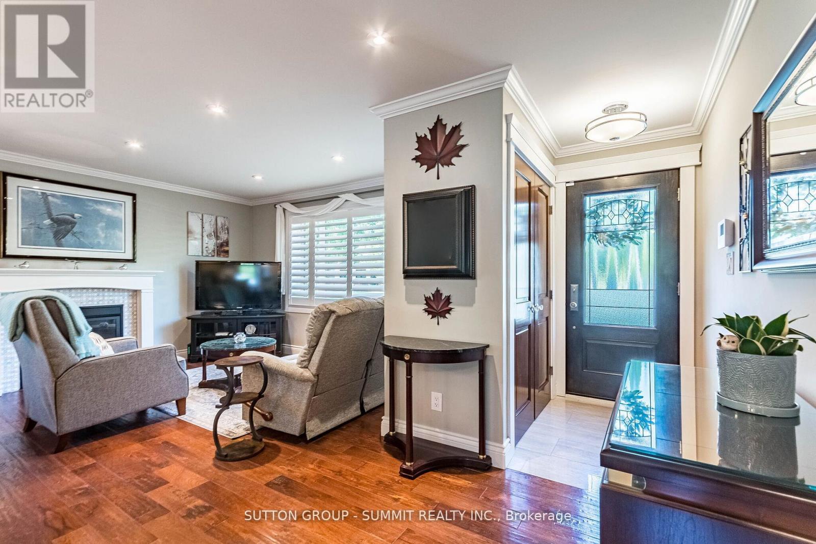 2084 EDINBURGH DRIVE - 6