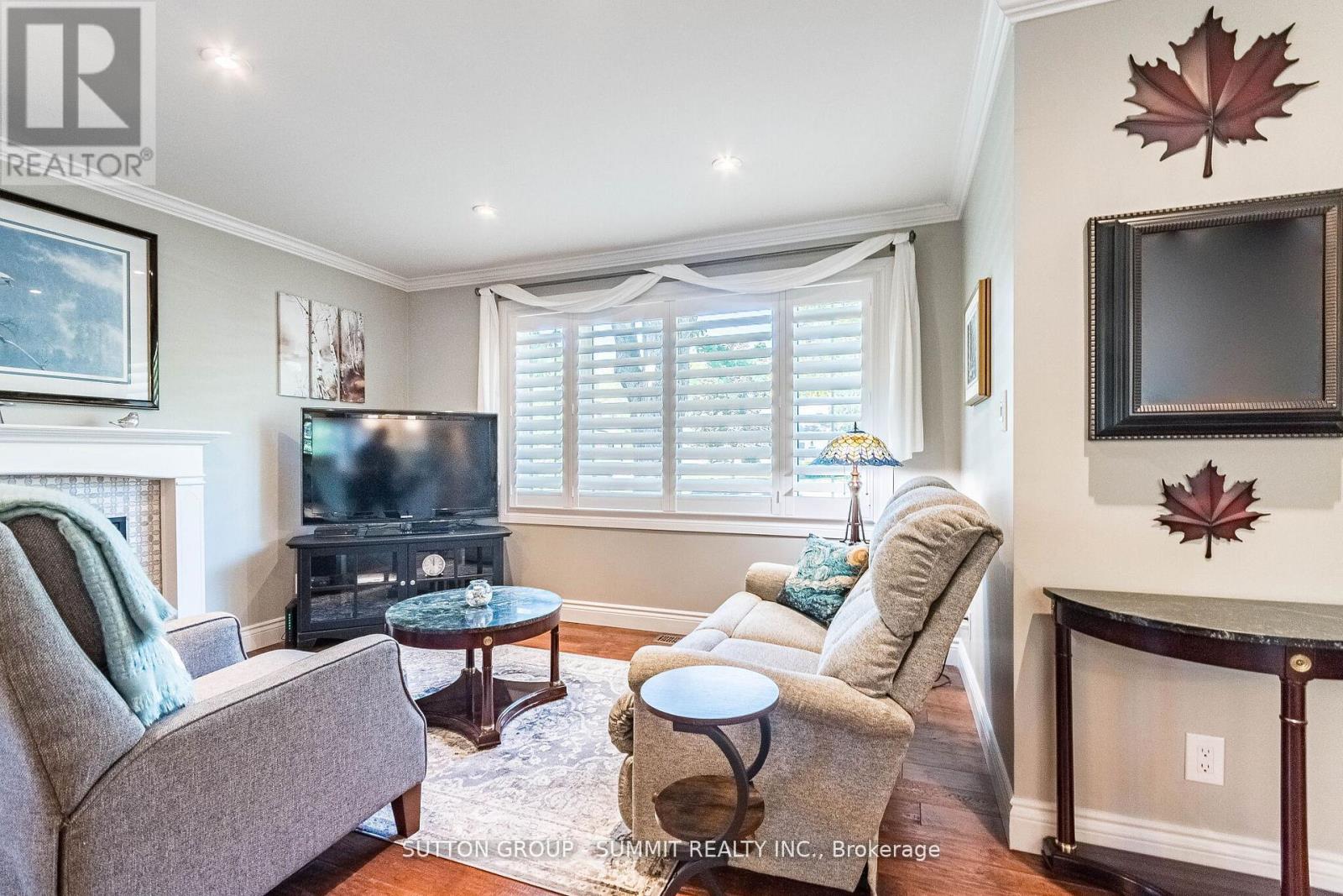 2084 EDINBURGH DRIVE - 7