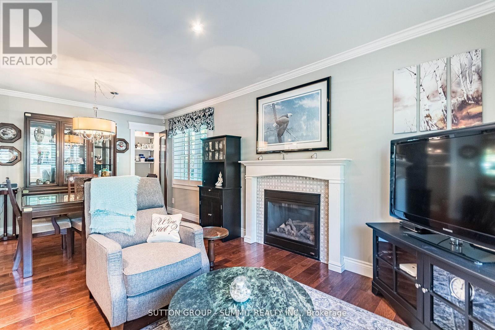 2084 EDINBURGH DRIVE - 9