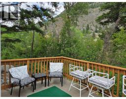 Foyer - 2633 9th Street, Olalla, BC V0X1N6 Photo 13