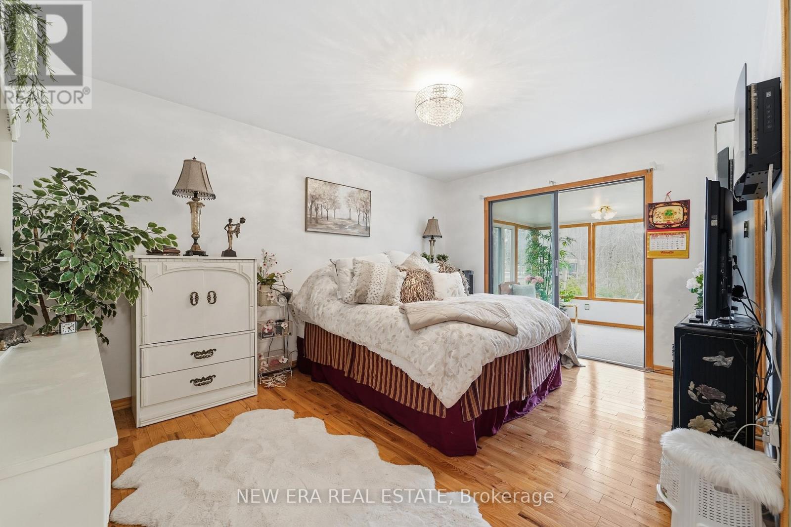 645 HATTON AVENUE - 26