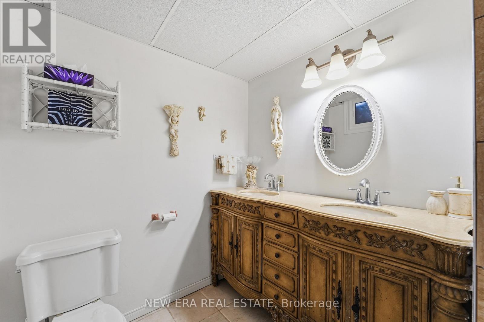 645 HATTON AVENUE - 34
