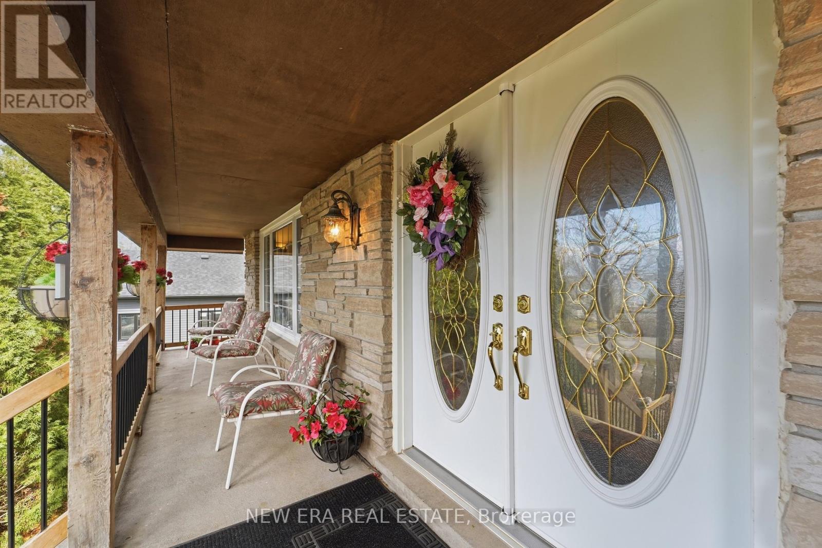 645 HATTON AVENUE - 4