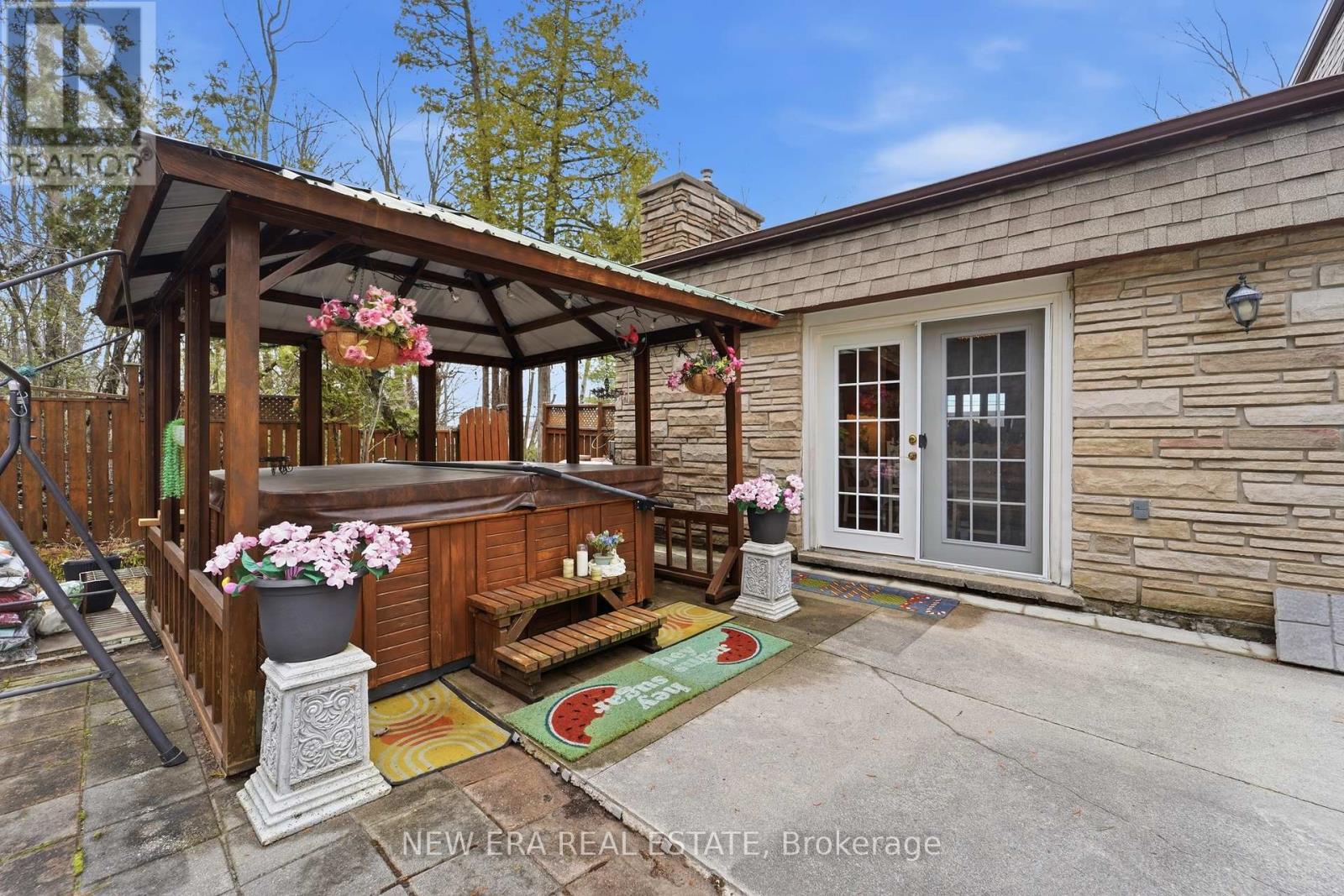 645 HATTON AVENUE - 42