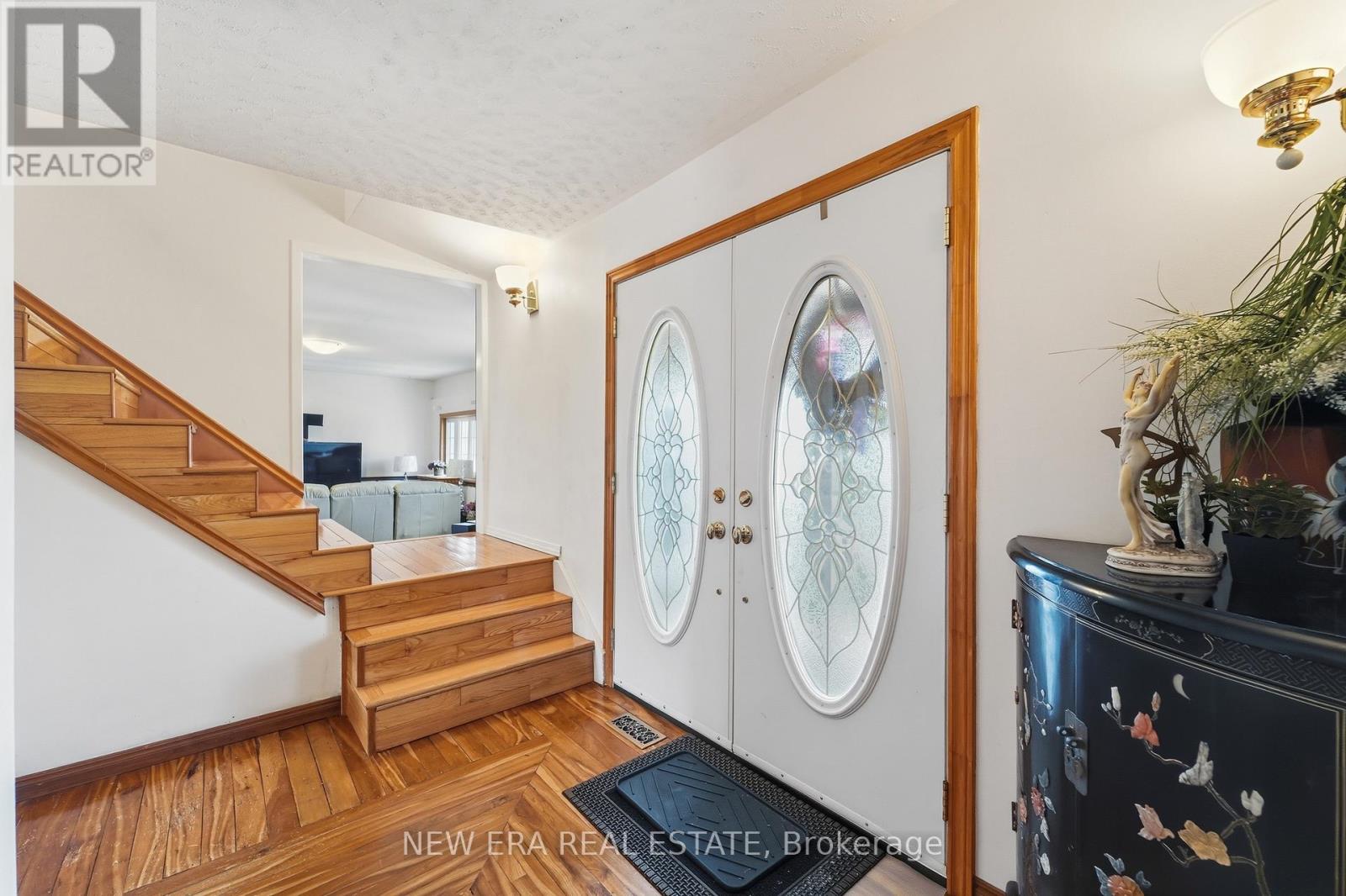 645 HATTON AVENUE - 7