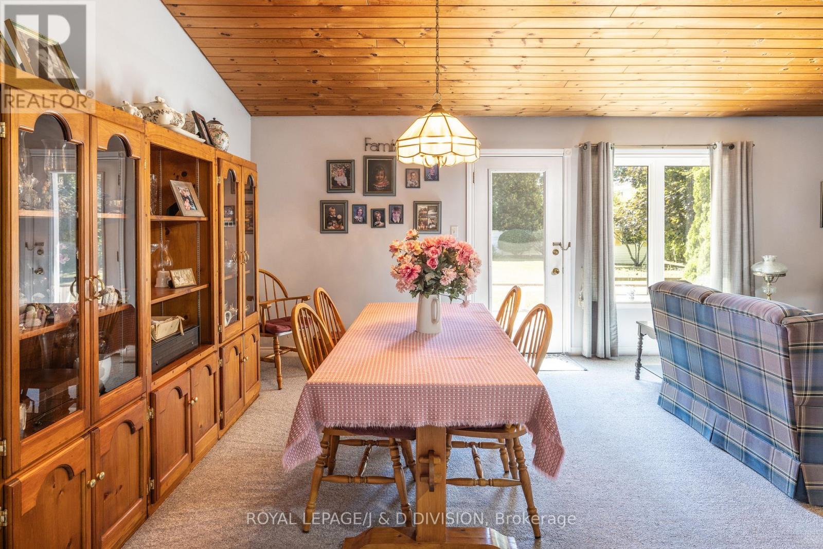 478 JOHNSON STREET - 13