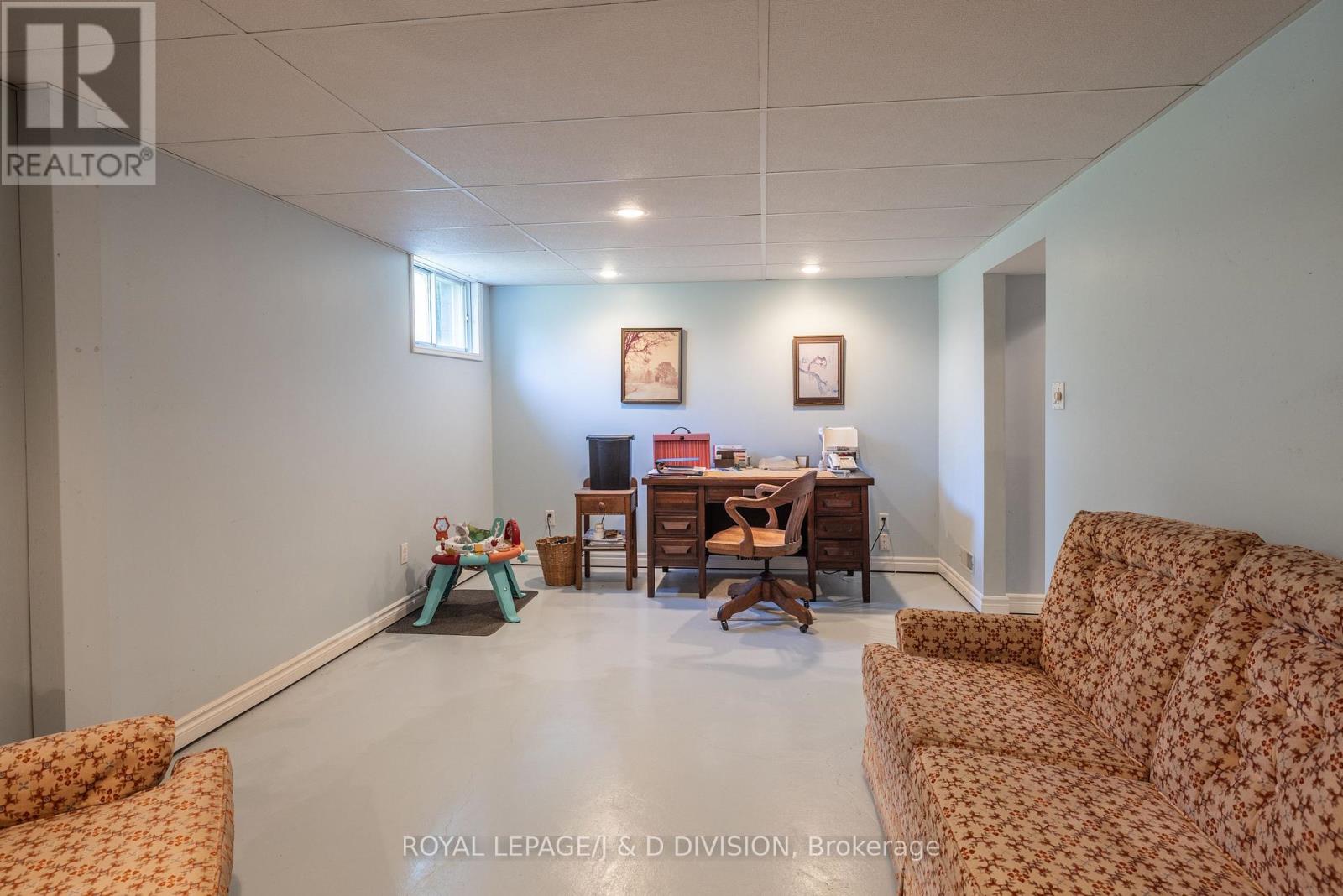 478 JOHNSON STREET - 24