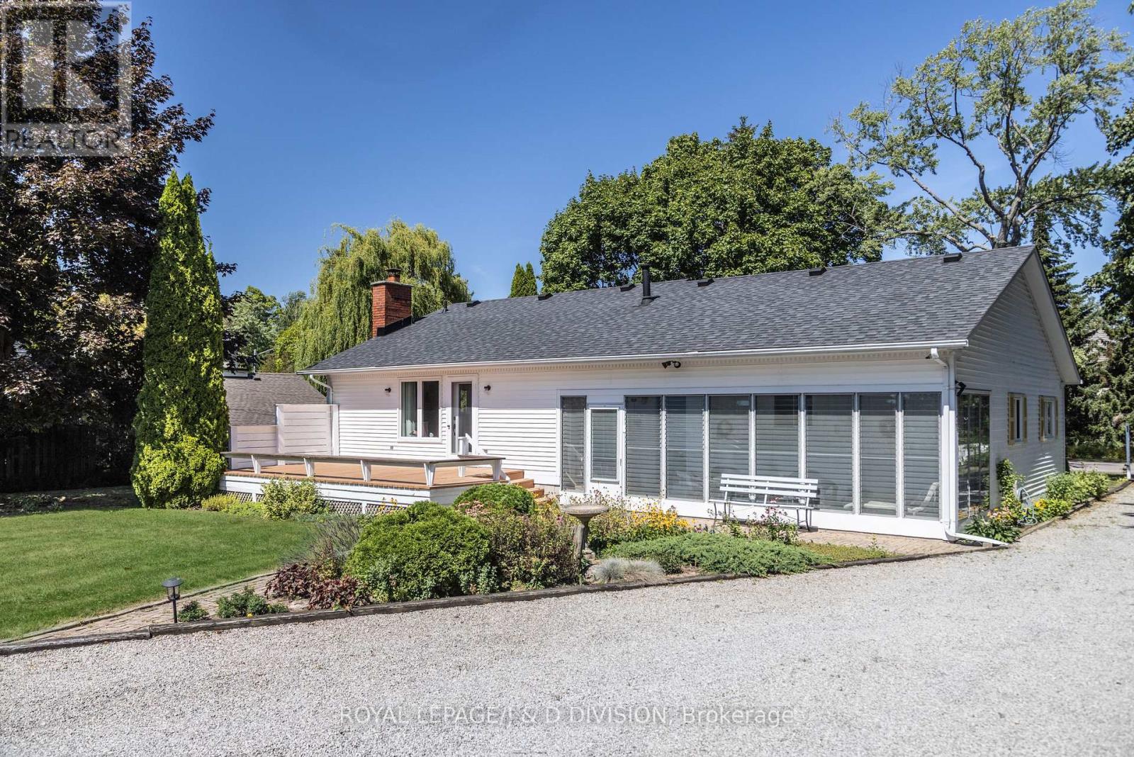478 JOHNSON STREET - 26