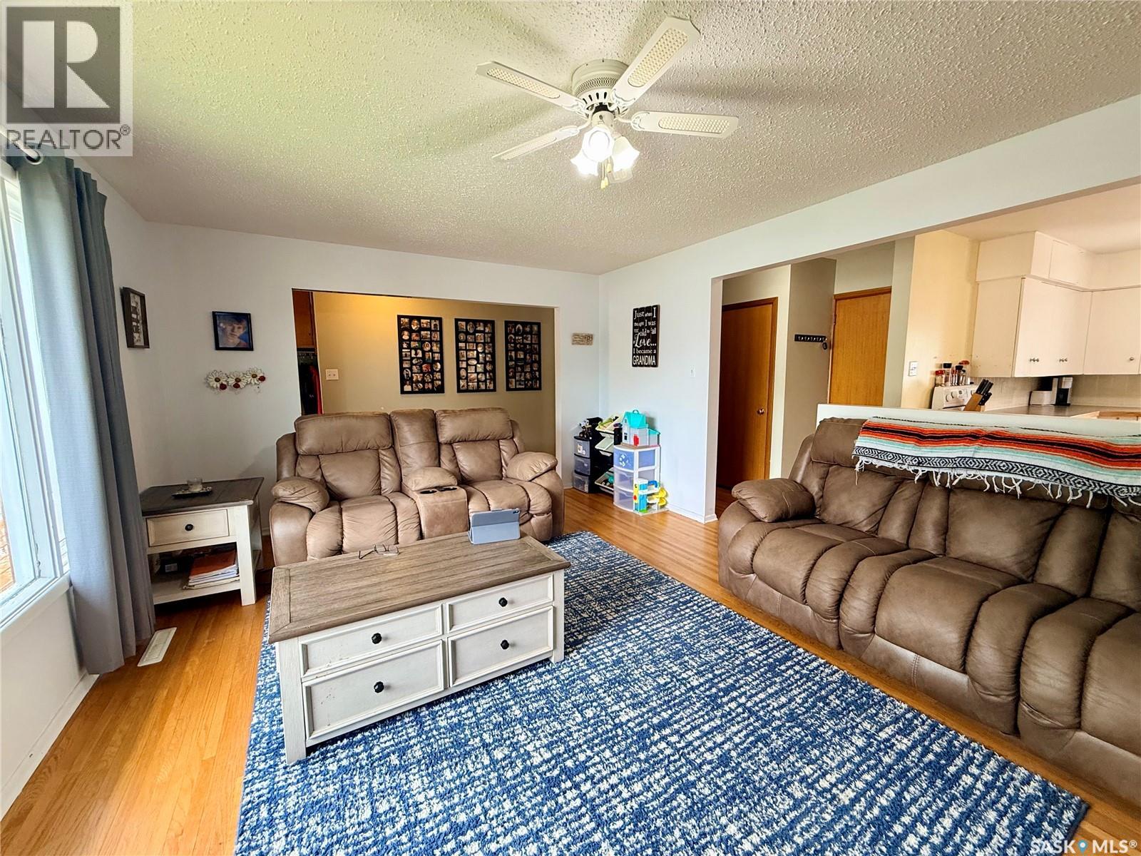 160 3rd AVENUE SE - 4