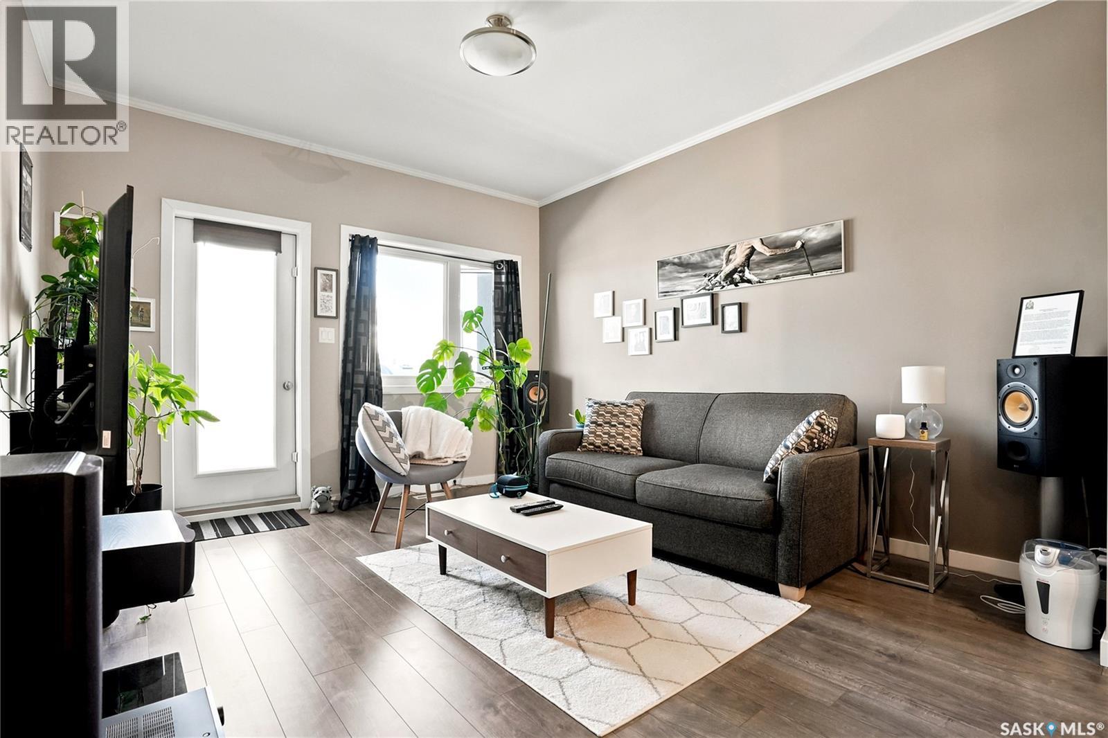#103 720 Baltzan BOULEVARD - 11
