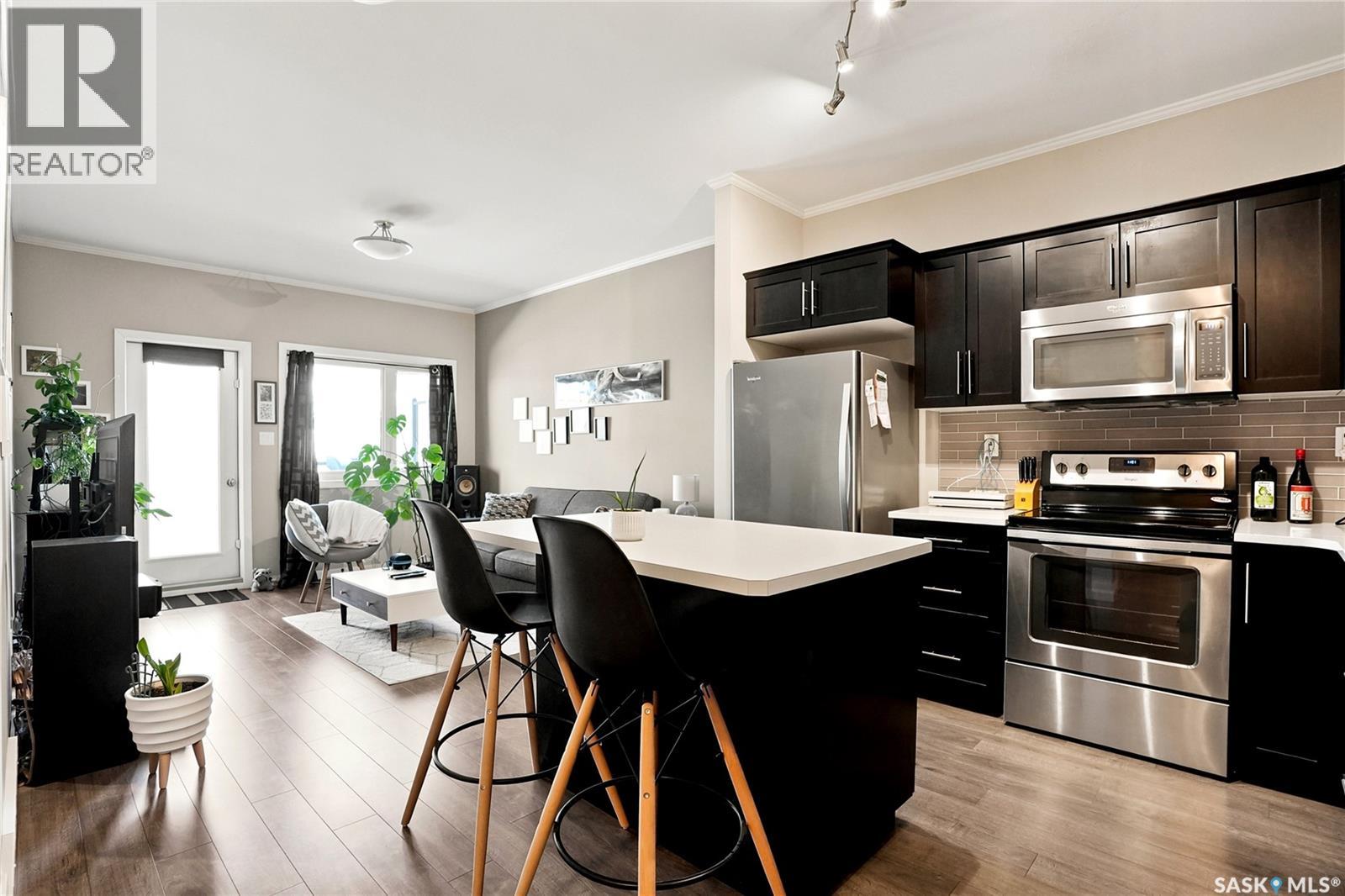 #103 720 Baltzan BOULEVARD - 2