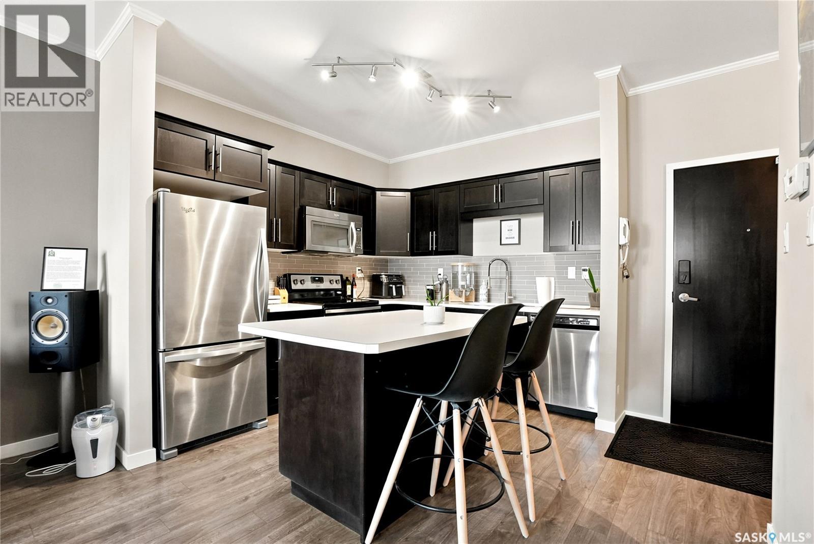 #103 720 Baltzan BOULEVARD - 3