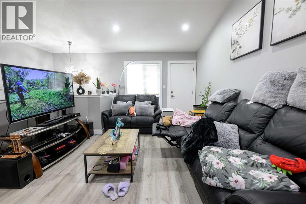 9303 107 Avenue - 13