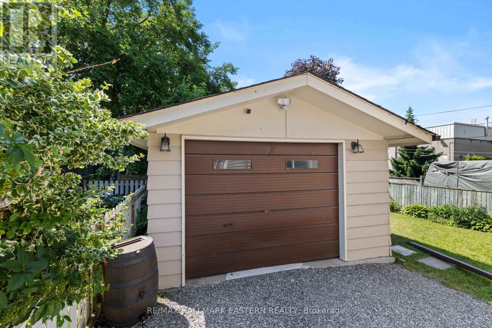 503 ROMAINE STREET - 8