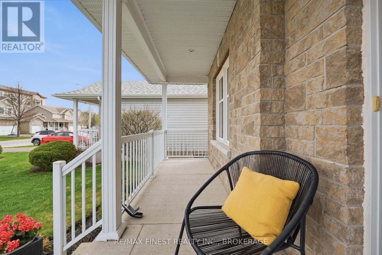 1223 AMANDA COURT - 4