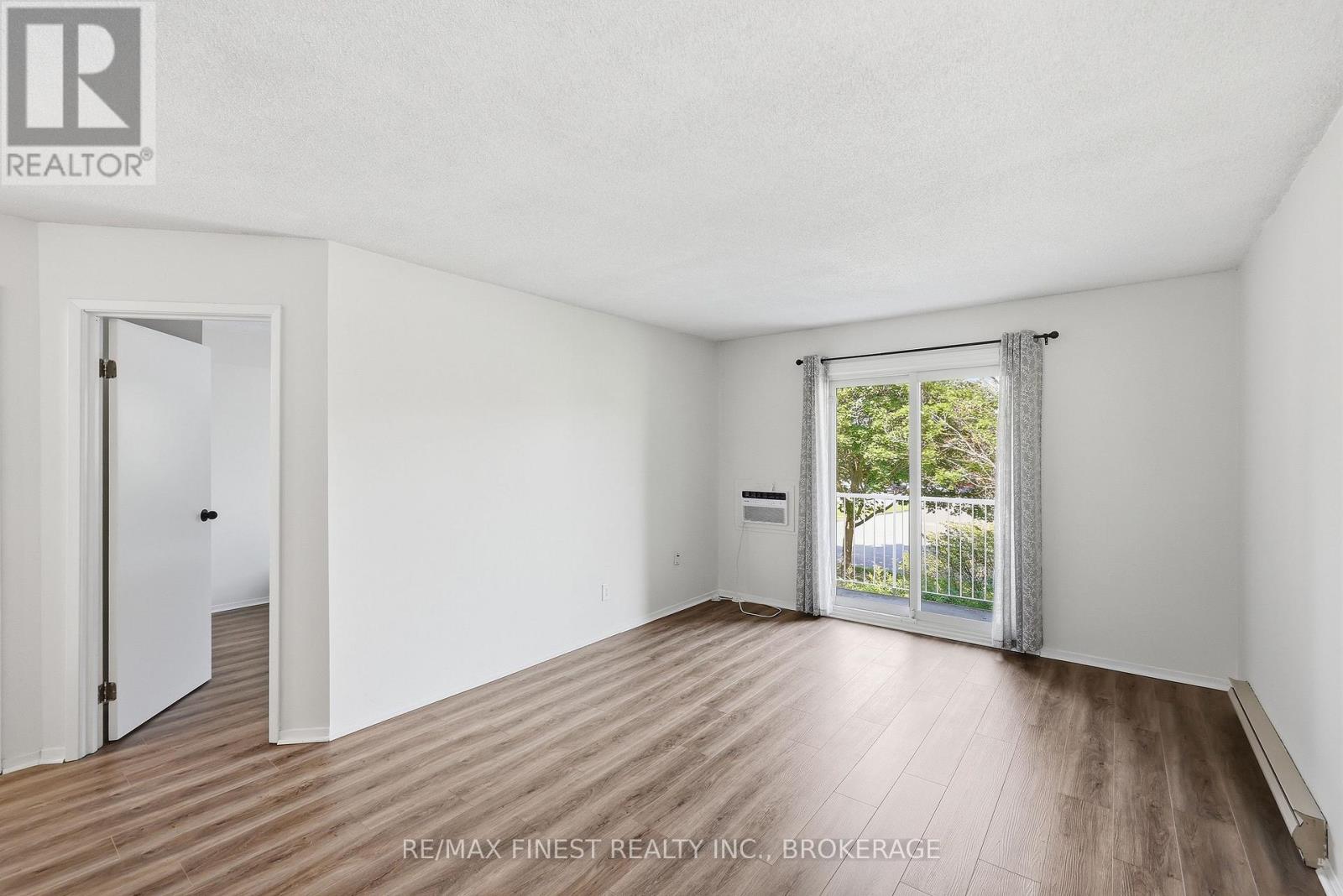 #206 573 ARMSTRONG ROAD - 18