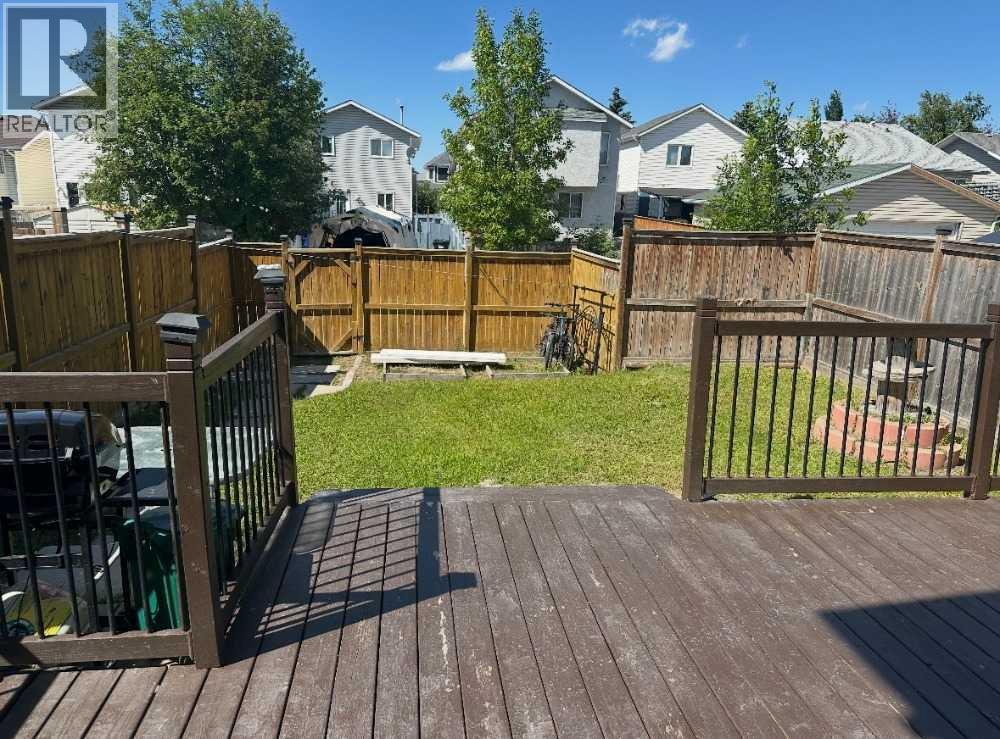 6934 Laguna Way NE — photo 43
