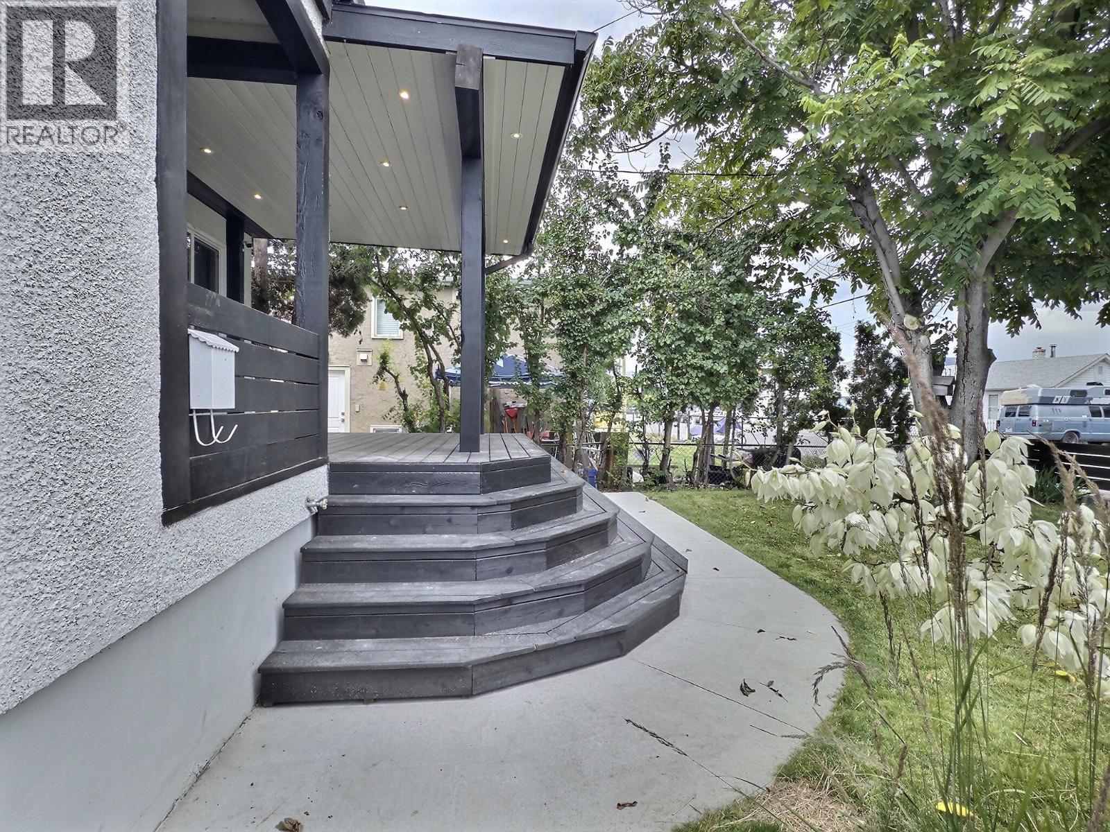 327 ROYAL Avenue, Kamloops — photo 2