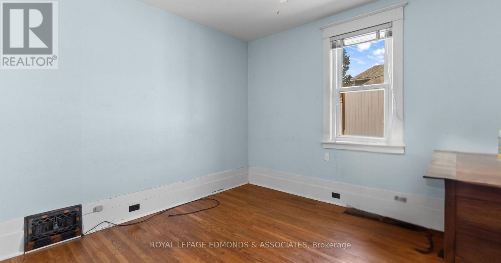 4 Bed, 1 Bath House for Sale in Pembroke – 605 PERTH STREET, Pembroke – MLS# X13515330 - Image 13