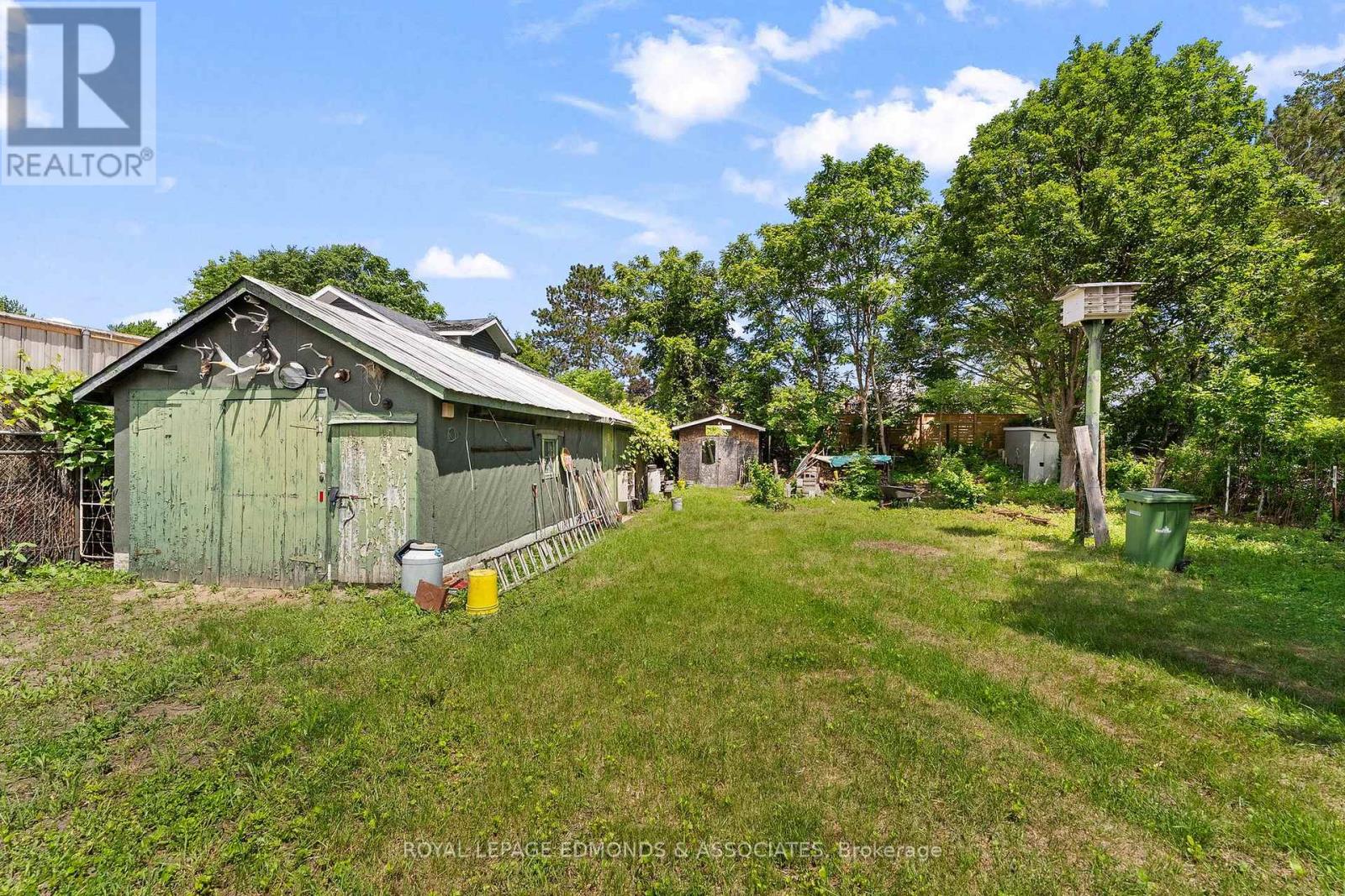 4 Bed, 1 Bath House for Sale in Pembroke – 605 PERTH STREET, Pembroke – MLS# X13515330 - Image 5