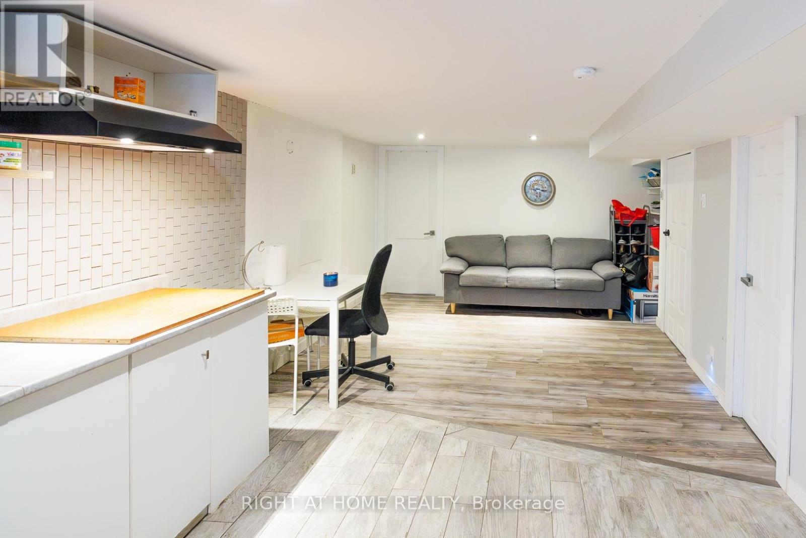134 DAVID DRIVE - 17